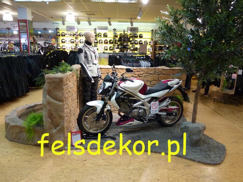 picture/felsdekor_sztuczne_skaly_kunstfelsen_prezentacja_motocykle_2.jpg